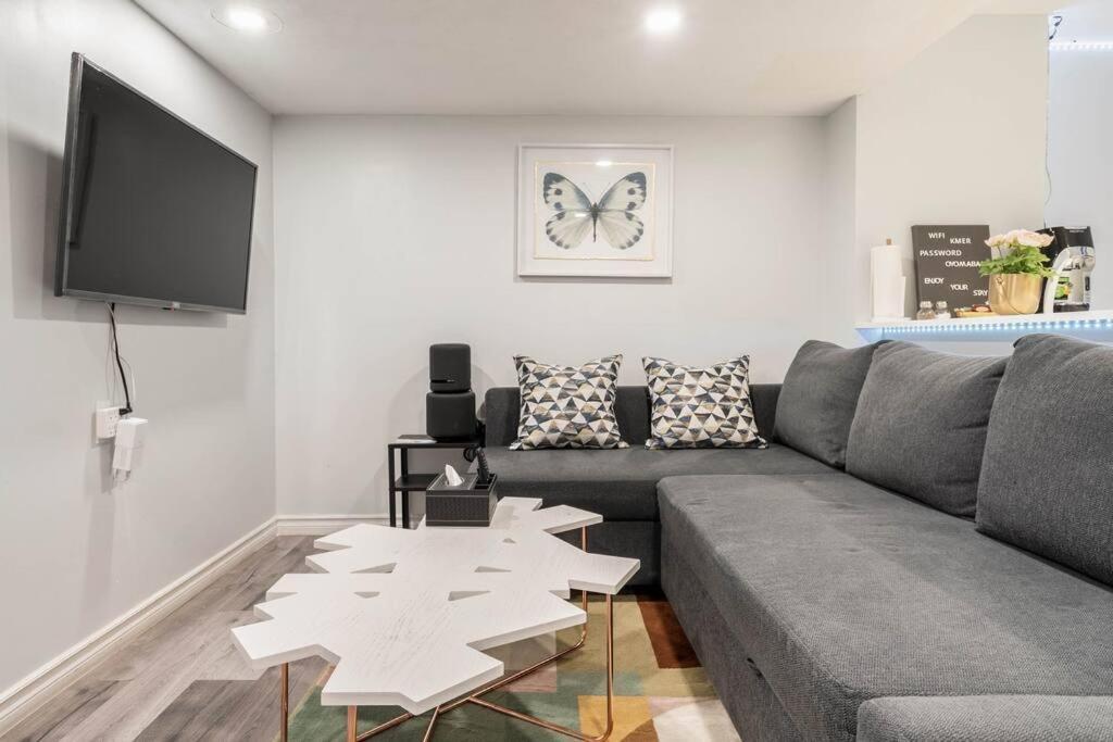 Apartament Cozy Nest Basement Unit Hamilton Zewnętrze zdjęcie