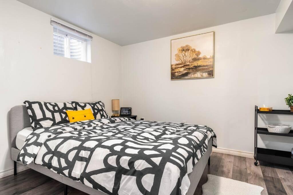 Apartament Cozy Nest Basement Unit Hamilton Zewnętrze zdjęcie