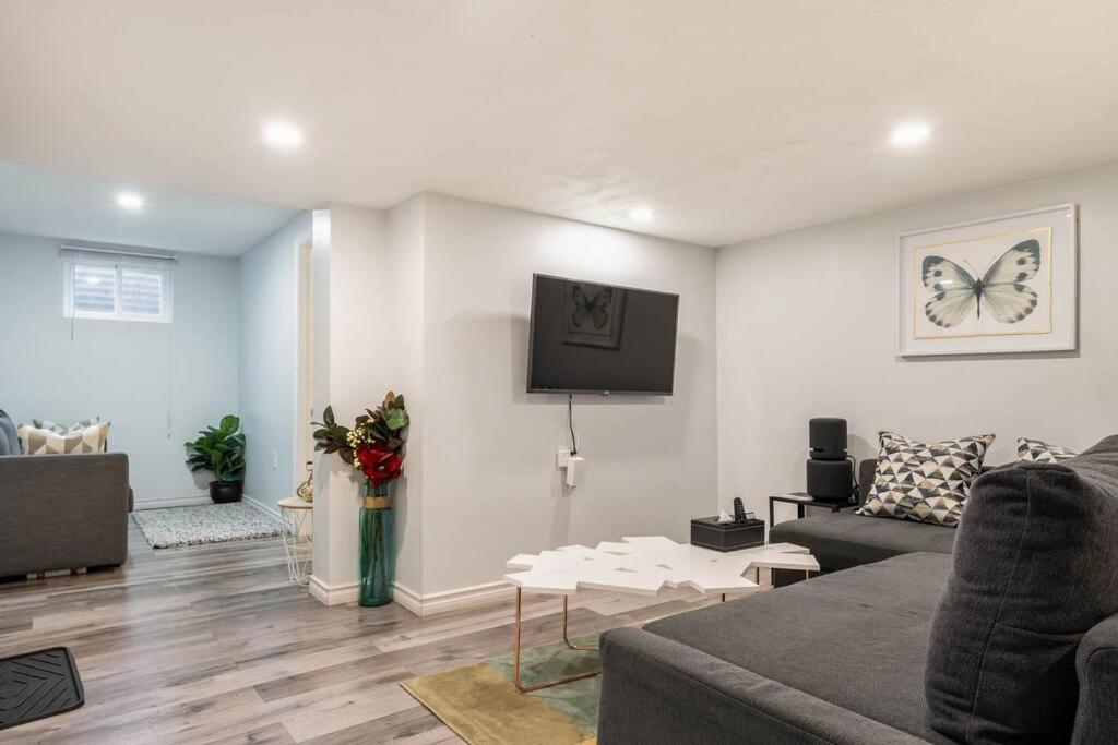 Apartament Cozy Nest Basement Unit Hamilton Zewnętrze zdjęcie