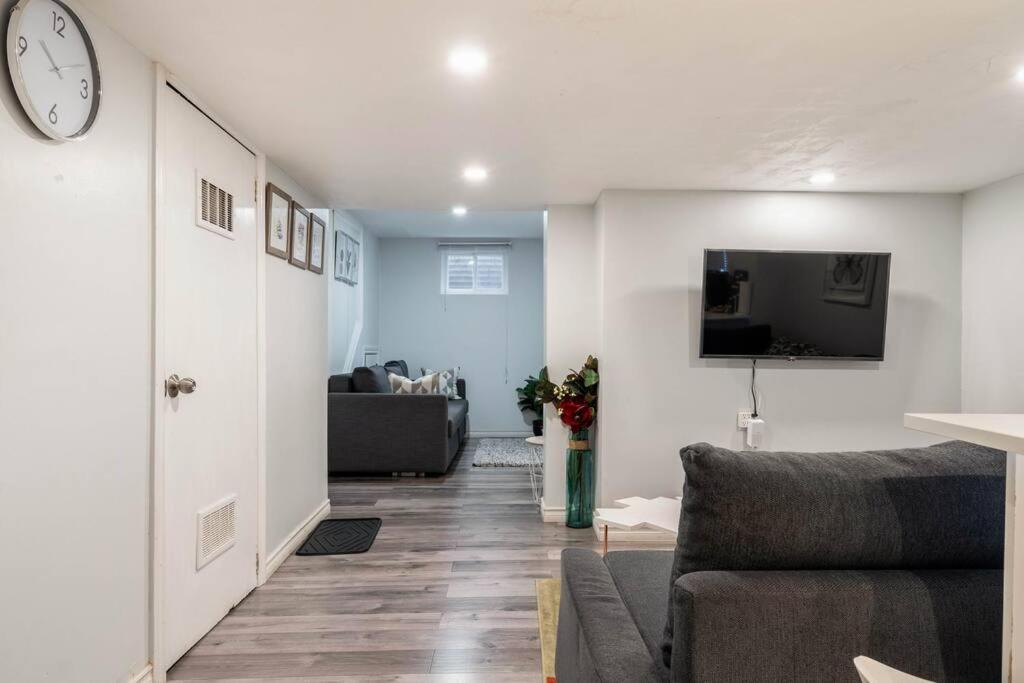 Apartament Cozy Nest Basement Unit Hamilton Zewnętrze zdjęcie