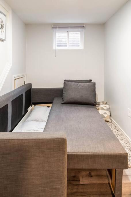 Apartament Cozy Nest Basement Unit Hamilton Zewnętrze zdjęcie